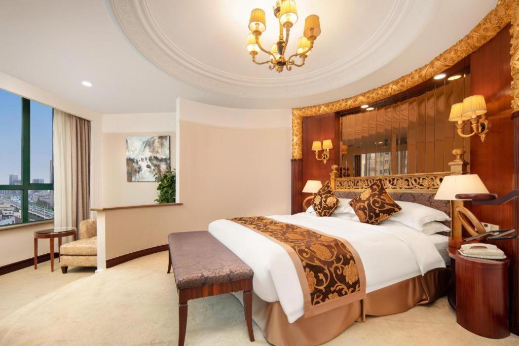 Jinrong International Hotel Шанхай Экстерьер фото