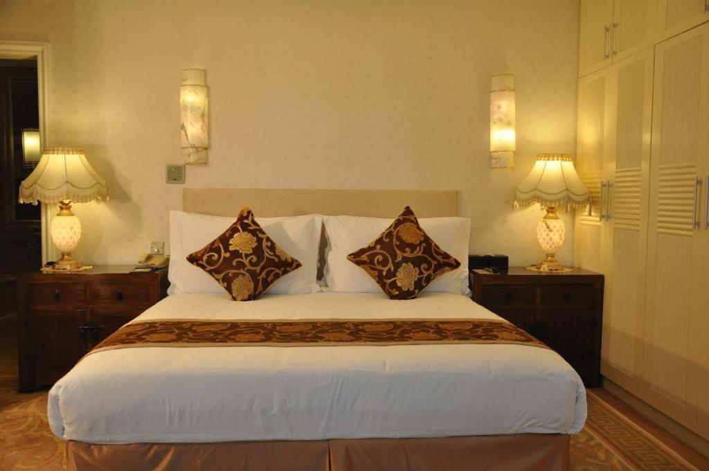 Jinrong International Hotel Шанхай Экстерьер фото